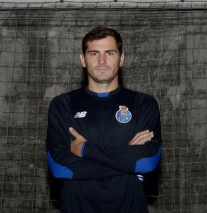 Iker Casillas poses in his new uniform. (via maisfcporto)